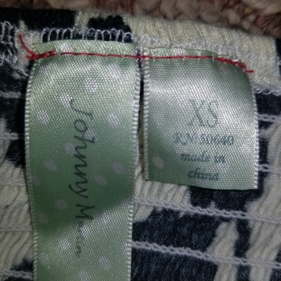 Two cute tops - Picture 10 of 10